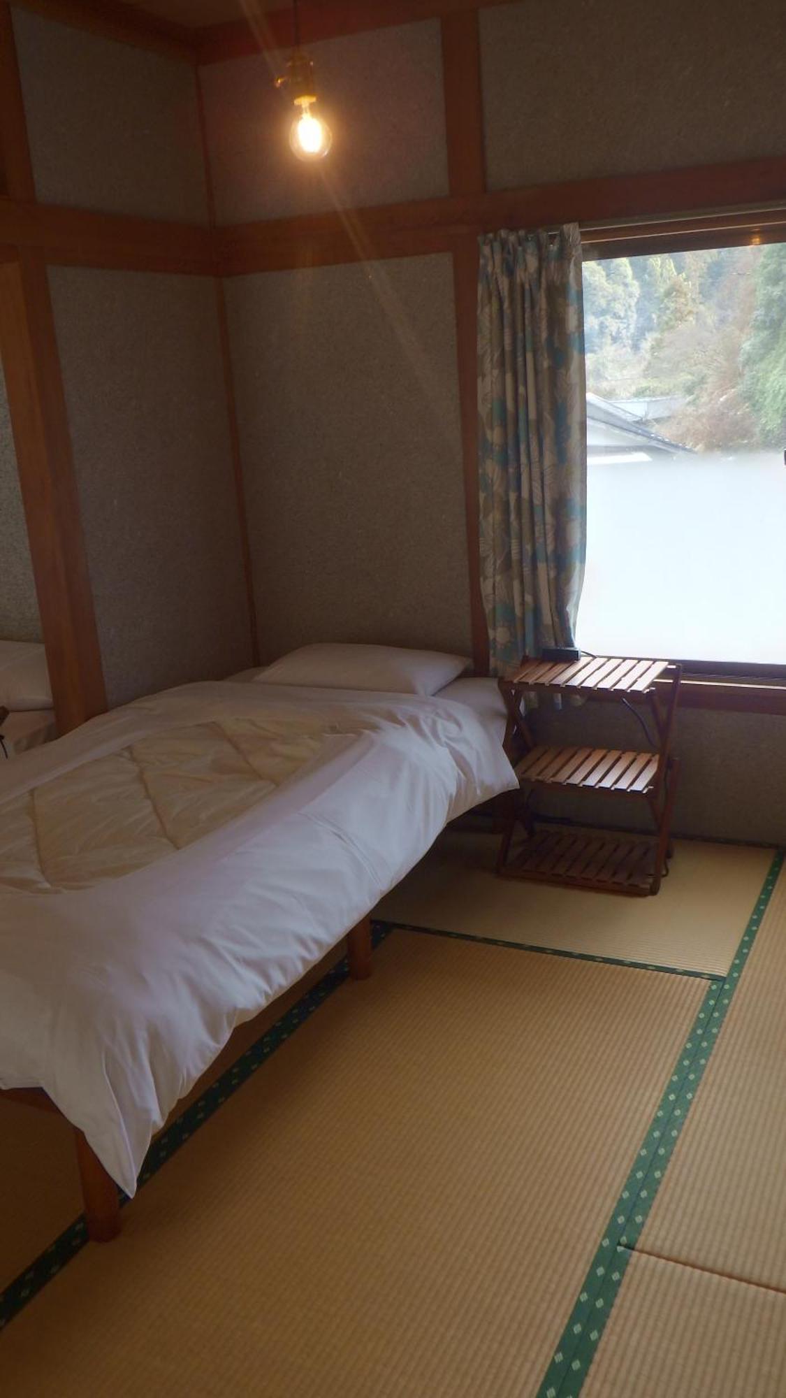 Cosmos Guesthouse Miyoshi  Exterior foto
